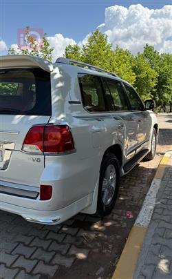 تۆیۆتا لاند کروزەر